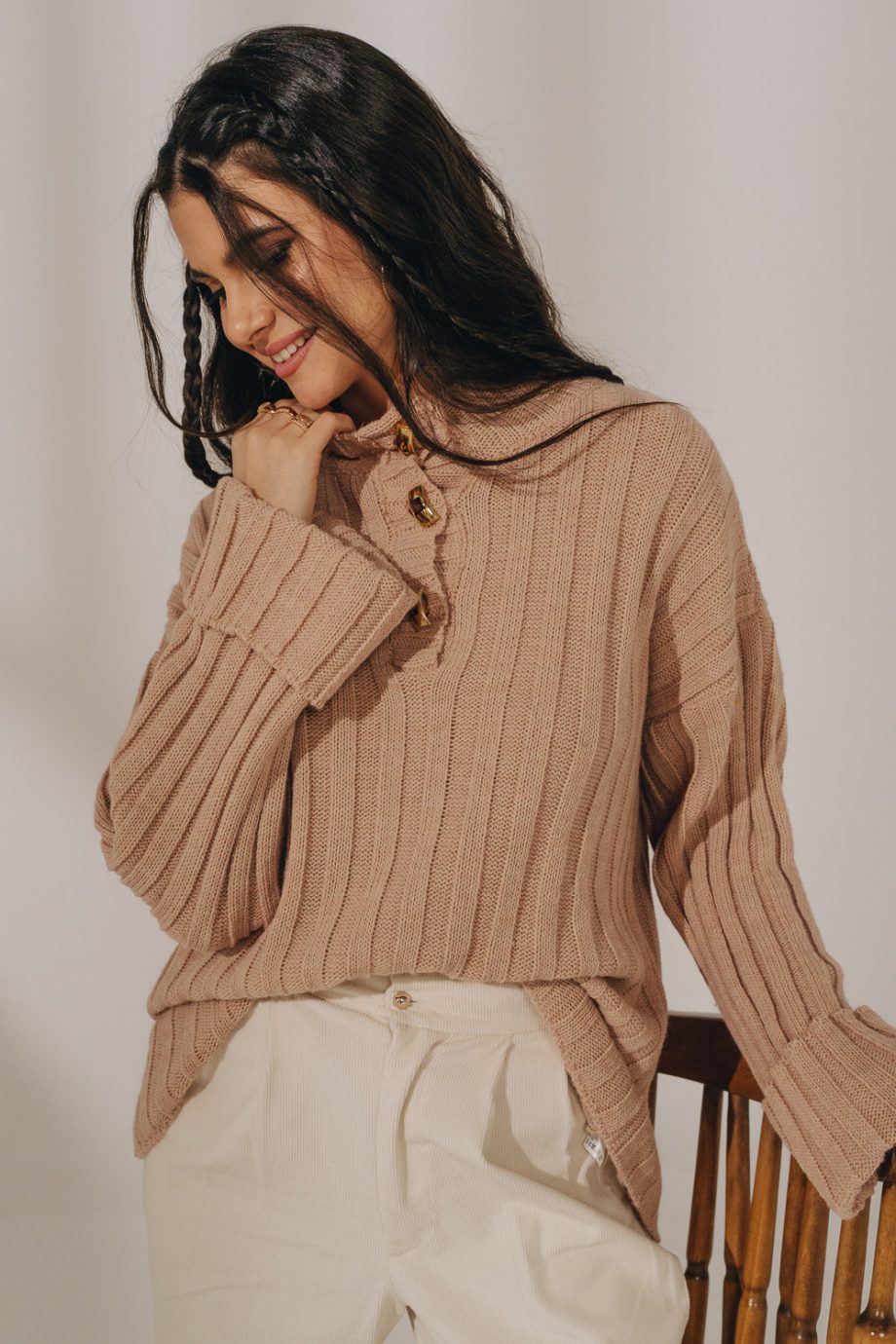 Evelyn nude sweater